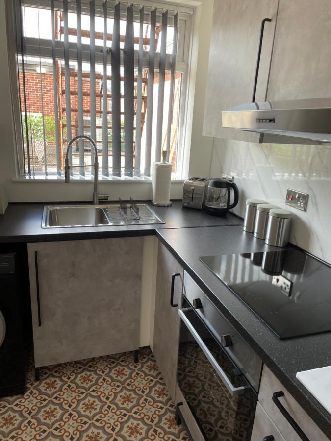Lovely 2 Bed Apartment, Arnold Town Centre. Nottingham Dış mekan fotoğraf