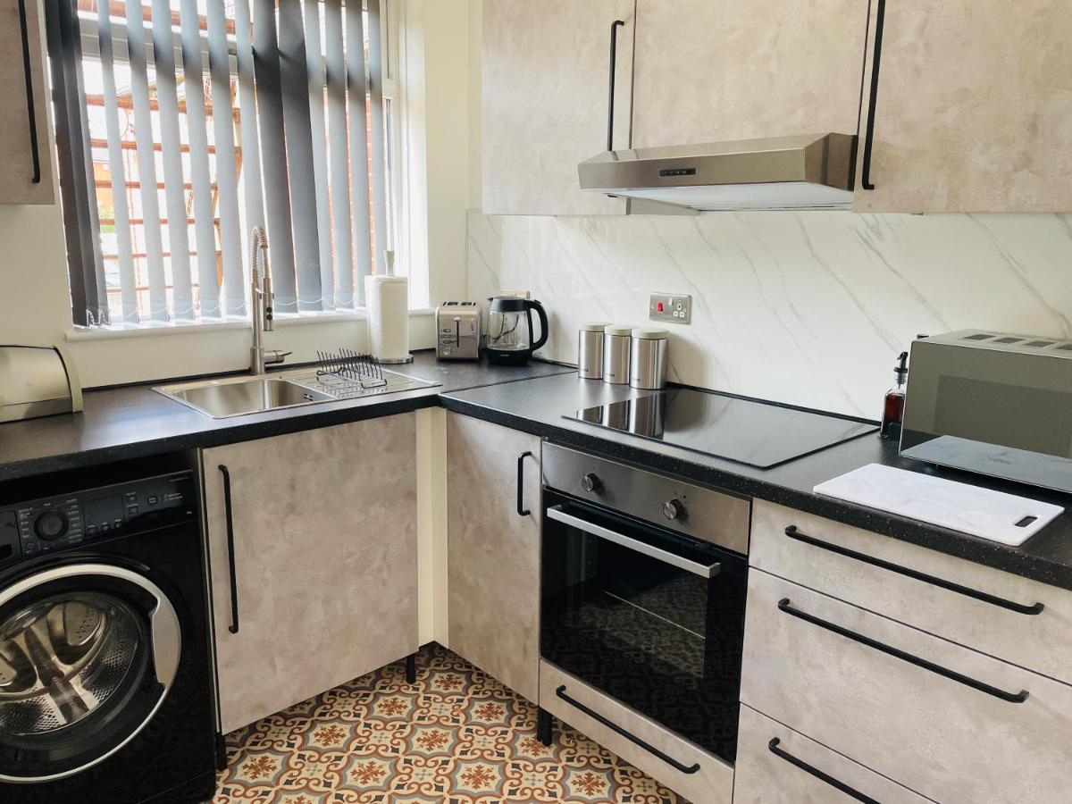 Lovely 2 Bed Apartment, Arnold Town Centre. Nottingham Dış mekan fotoğraf
