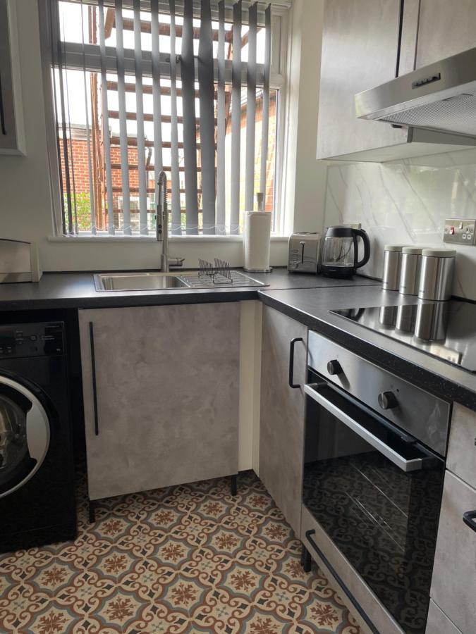 Lovely 2 Bed Apartment, Arnold Town Centre. Nottingham Dış mekan fotoğraf